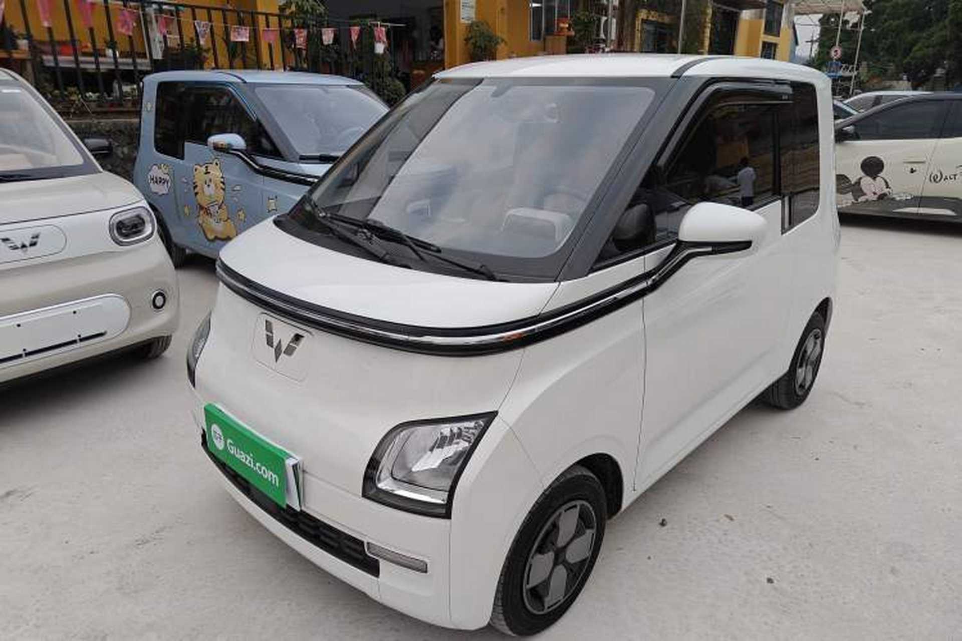 Used Wuling Air ev 2023 - Four Seats - Standard Edition Front Left 45 Deg