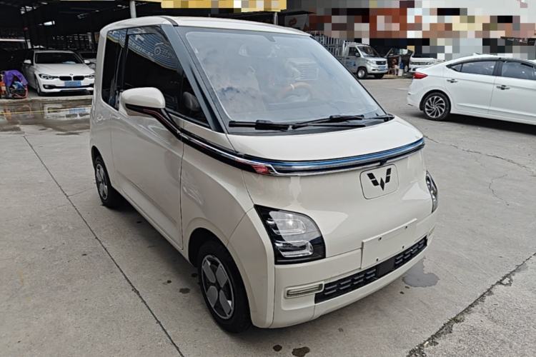 Used Wuling Air ev 2023 - Four Seats - Advanced Edition Front Right 45 Deg