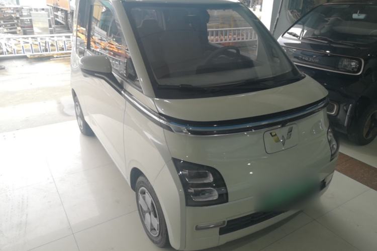 Used Wuling Air ev 2023 - Four Seats - Advanced Edition Front Right 45 Deg