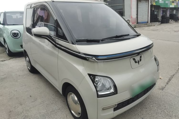 Used Wuling Air ev 2023 - Four Seats - Standard Edition Front Right 45 Deg