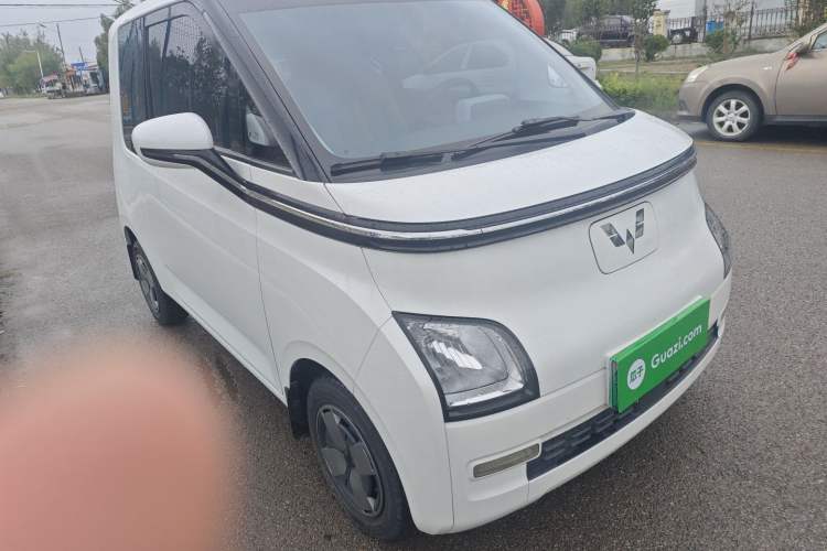 Used Wuling Air ev 2023 - Four Seats - Standard Edition Front Right 45 Deg