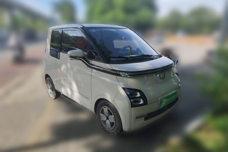 Used Wuling Air ev 2023 - Four Seats - Advanced Edition Front Right 45 Deg