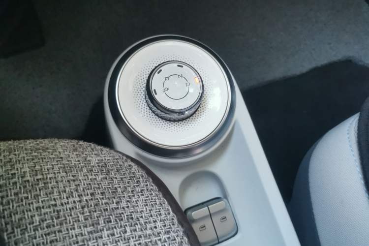Used Wuling Air ev 2023 – Two-Seater - Standard Edition Gear Lever
