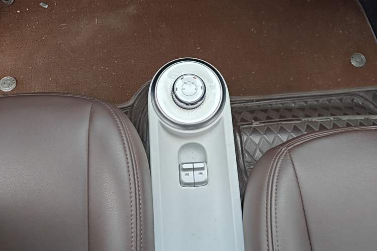 Used Wuling Air ev 2023 – Two-Seater - Standard Edition Gear Lever