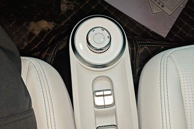 Used Wuling Air ev 2023 - Four Seats - Advanced Edition Gear Lever