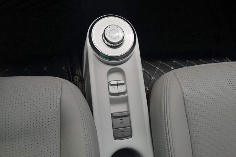 Used Wuling Air ev 2023 - Four Seats - Standard Edition Gear Lever