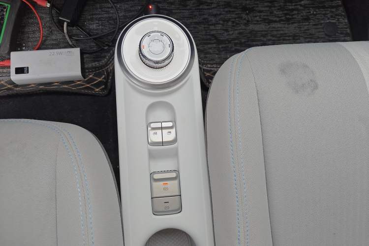 Used Wuling Air ev 2023 - Four Seats - Standard Edition Gear Lever