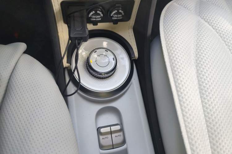 Used Wuling Air ev 2023 - Four Seats - Advanced Edition Gear Lever