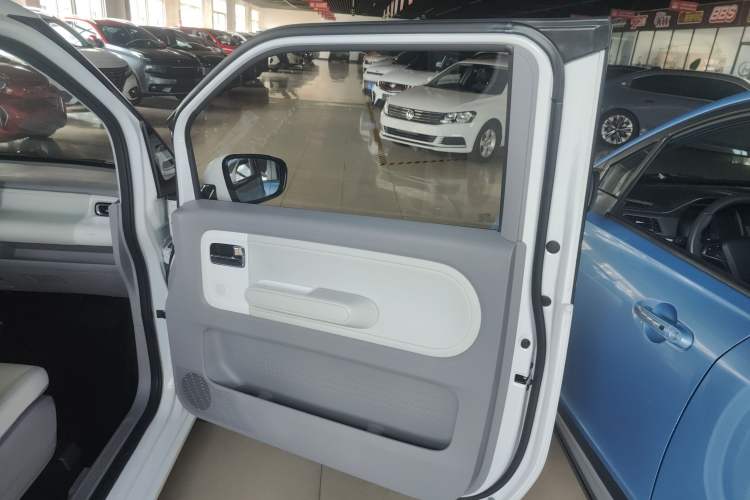 Used Wuling Air ev 2023 - Four Seats - Advanced Edition Interior 5