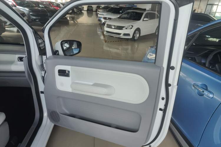 Used Wuling Air ev 2023 - Four Seats - Advanced Edition Interior 6