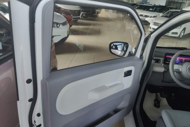 Used Wuling Air ev 2023 - Four Seats - Advanced Edition Interior 8