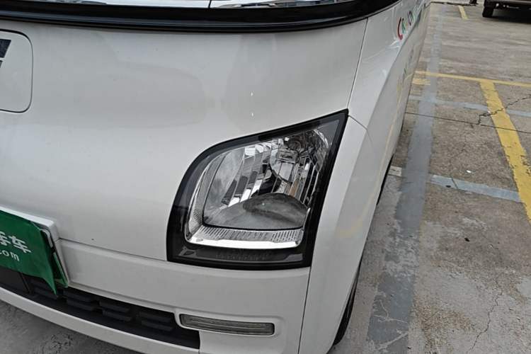 Used Wuling Air ev 2023 – Two-Seater - Standard Edition Left Front Headlight