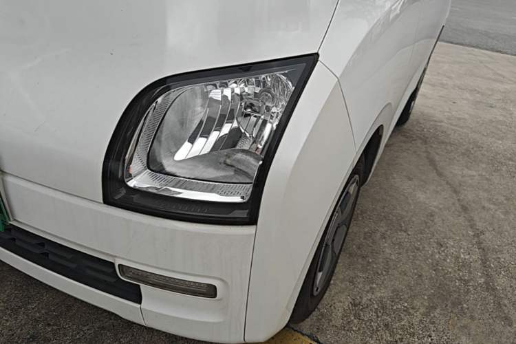 Used Wuling Air ev 2023 – Two-Seater - Standard Edition Left Front Headlight