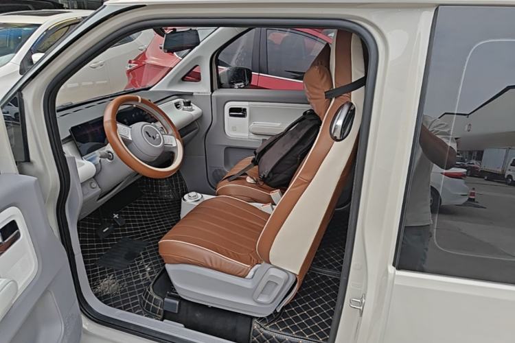 Used Wuling Air ev 2023 - Four Seats - Advanced Edition Left Front Seat