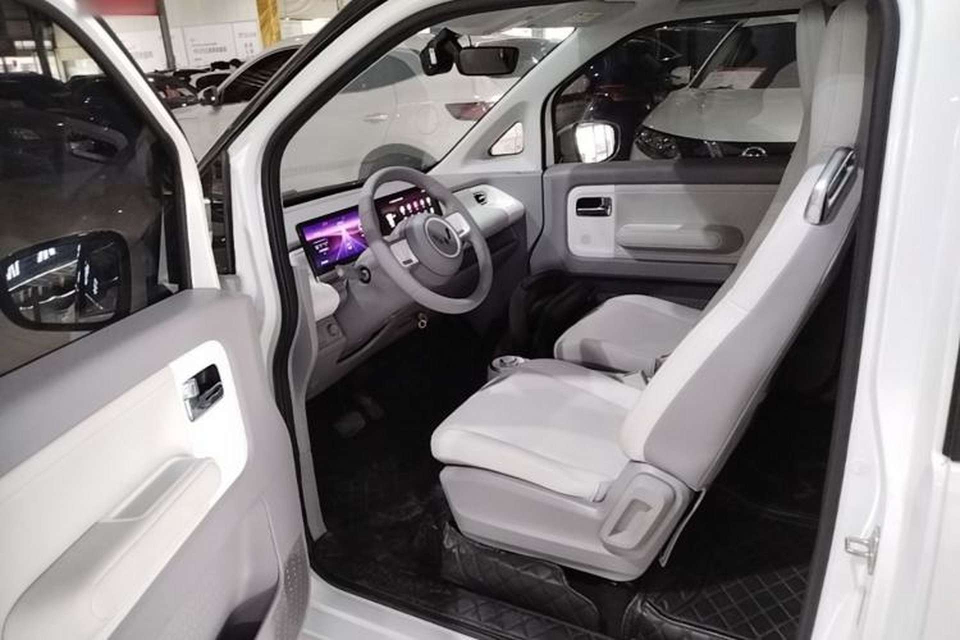 Used Wuling Air ev 2023 - Four Seats - Advanced Edition Left Front Seat