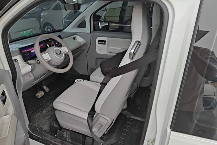 Used Wuling Air ev 2023 - Four Seats - Advanced Edition Left Front Seat