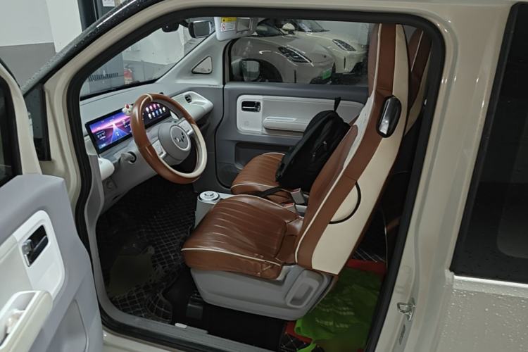 Used Wuling Air ev 2023 - Four Seats - Advanced Edition Left Front Seat