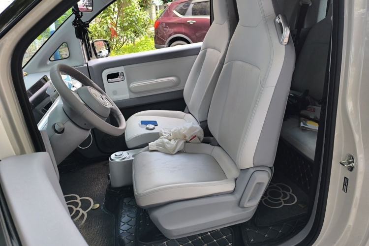 Used Wuling Air ev 2023 - Four Seats - Advanced Edition Left Front Seat