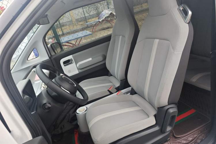 Used Wuling Air ev 2023 - Four Seats - Standard Edition Left Front Seat