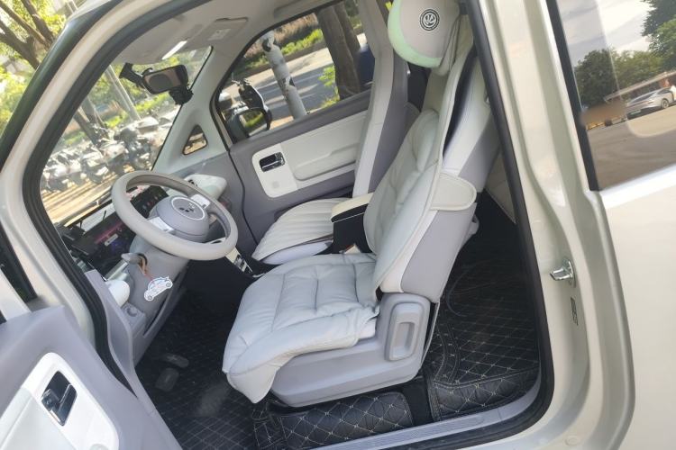 Used Wuling Air ev 2023 - Four Seats - Advanced Edition Left Front Seat