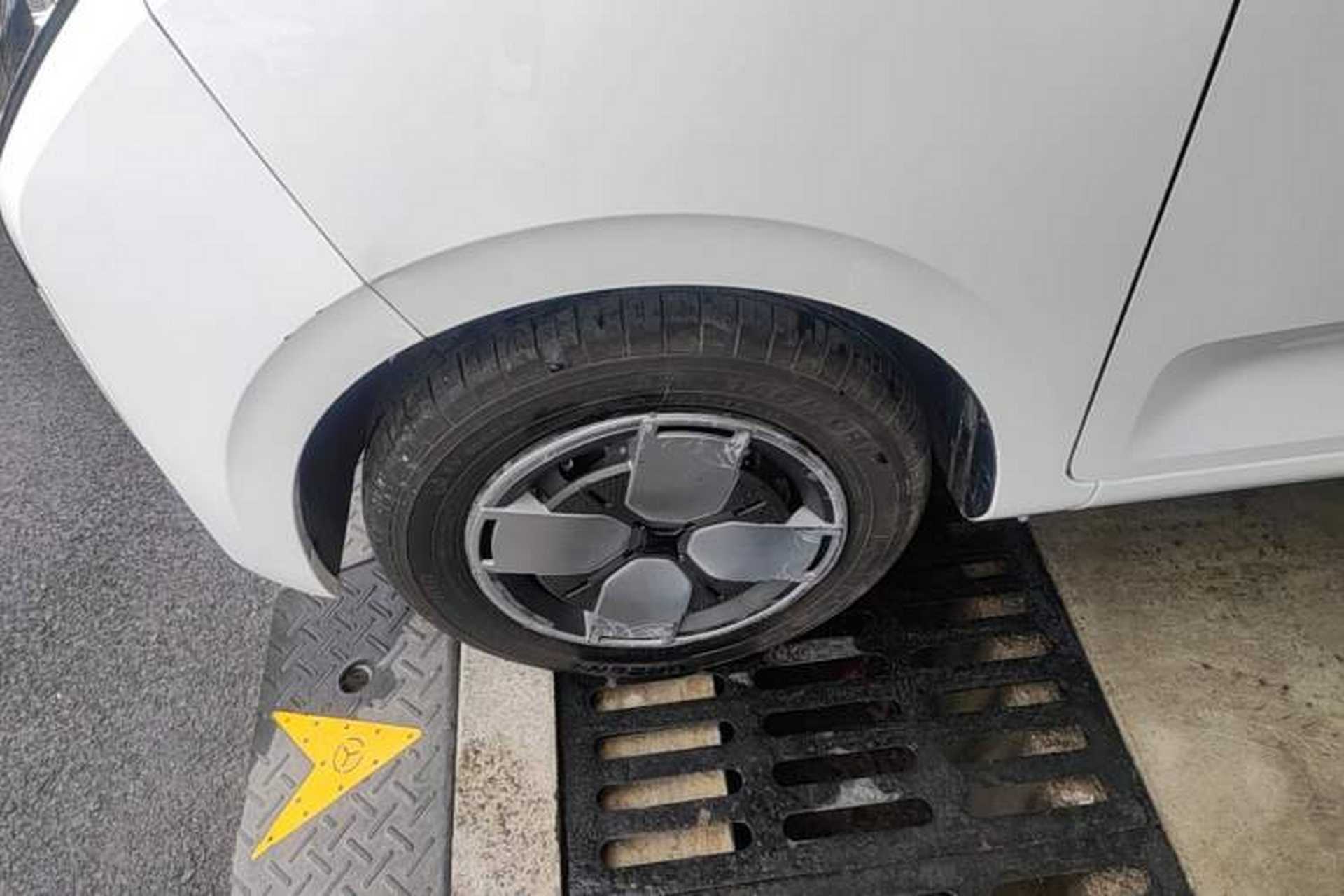 Used Wuling Air ev 2023 - Four Seats - Advanced Edition Left Front Wheel Hub