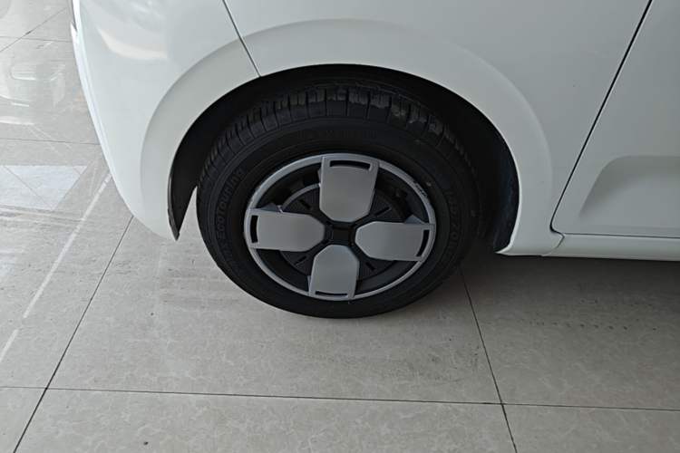 Used Wuling Air ev 2023 - Four Seats - Advanced Edition Left Front Wheel Hub