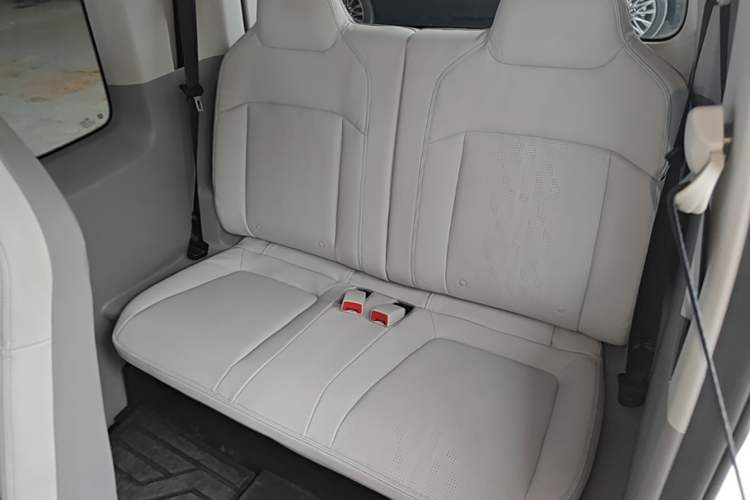 Used Wuling Air ev 2023 - Four Seats - Advanced Edition Left Rear Seat