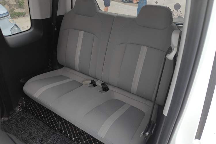 Used Wuling Air ev 2023 - Four Seats - Standard Edition Left Rear Seat