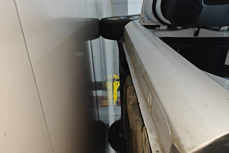 Used Wuling Air ev 2023 – Two-Seater - Standard Edition Left Side Sill