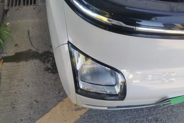 Used Wuling Air ev 2023 – Two-Seater - Standard Edition Right Front Headlight