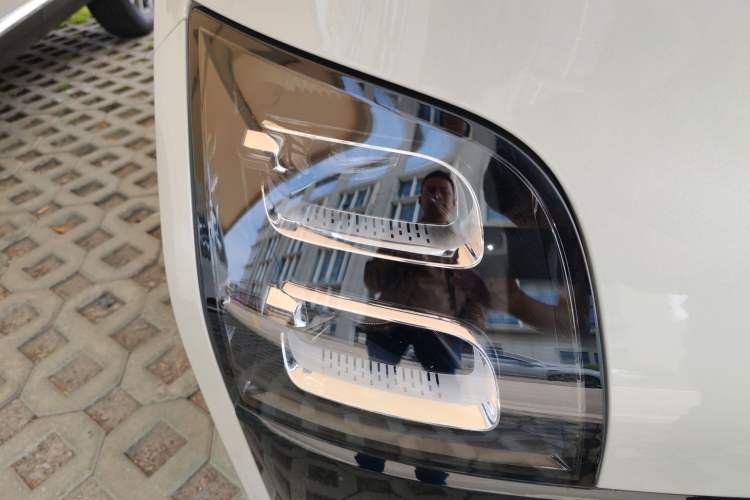 Used Wuling Air ev 2023 - Four Seats - Advanced Edition Right Front Headlight