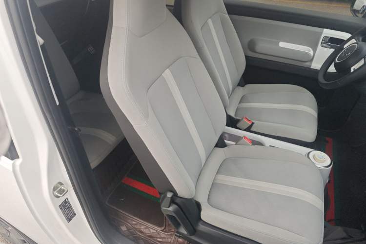 Used Wuling Air ev 2023 - Four Seats - Standard Edition Right Front Seat
