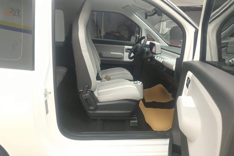 Used Wuling Air ev 2023 - Four Seats - Standard Edition Right Front Seat
