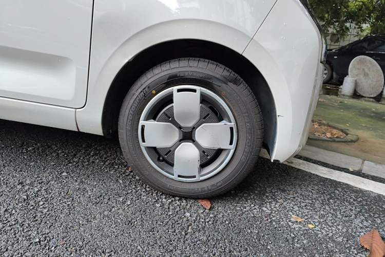 Used Wuling Air ev 2023 - Four Seats - Advanced Edition Right Front Wheel Hub