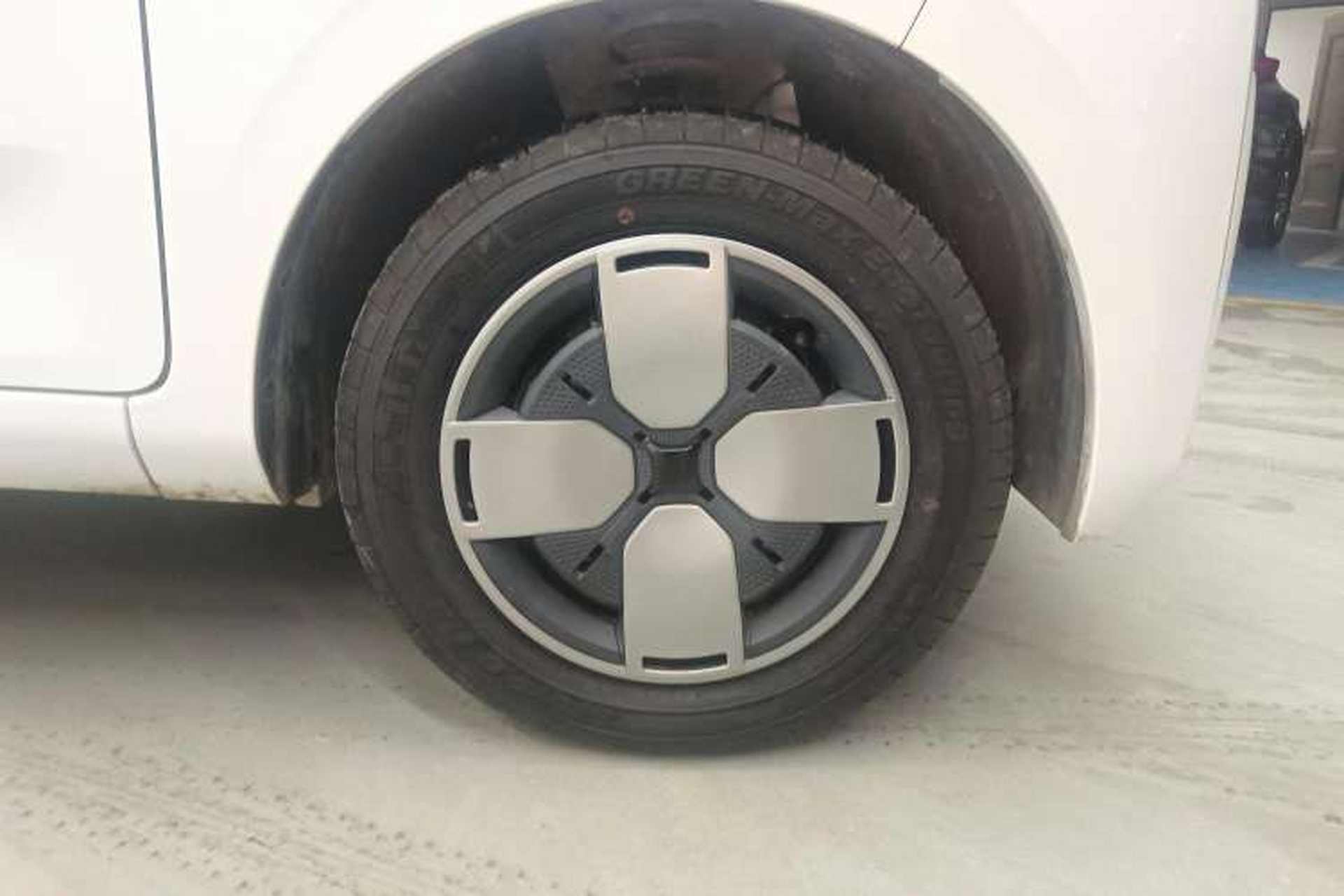 Used Wuling Air ev 2023 - Four Seats - Standard Edition Right Front Wheel Hub