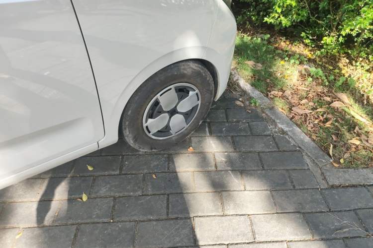 Used Wuling Air ev 2023 - Four Seats - Advanced Edition Right Front Wheel Hub