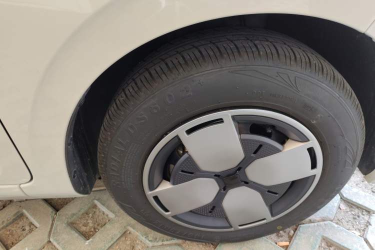 Used Wuling Air ev 2023 - Four Seats - Advanced Edition Right Front Wheel Hub