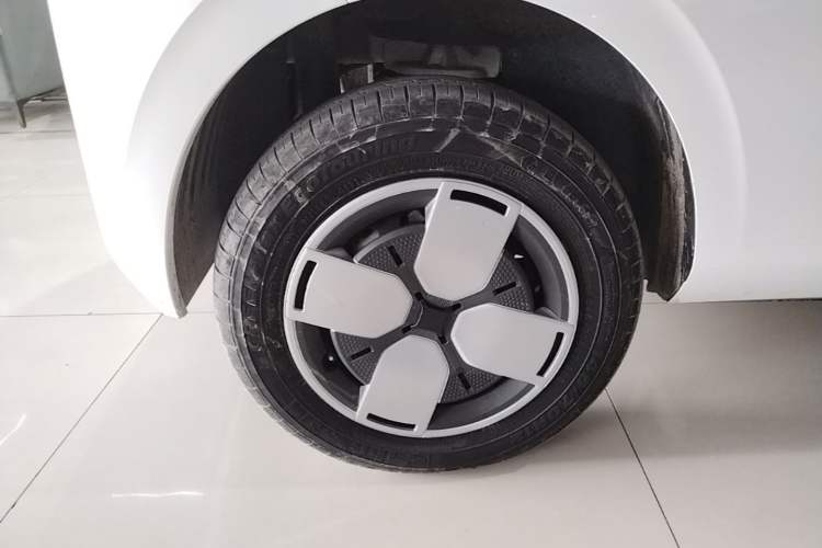 Used Wuling Air ev 2023 - Four Seats - Advanced Edition Right Rear Wheel Hub