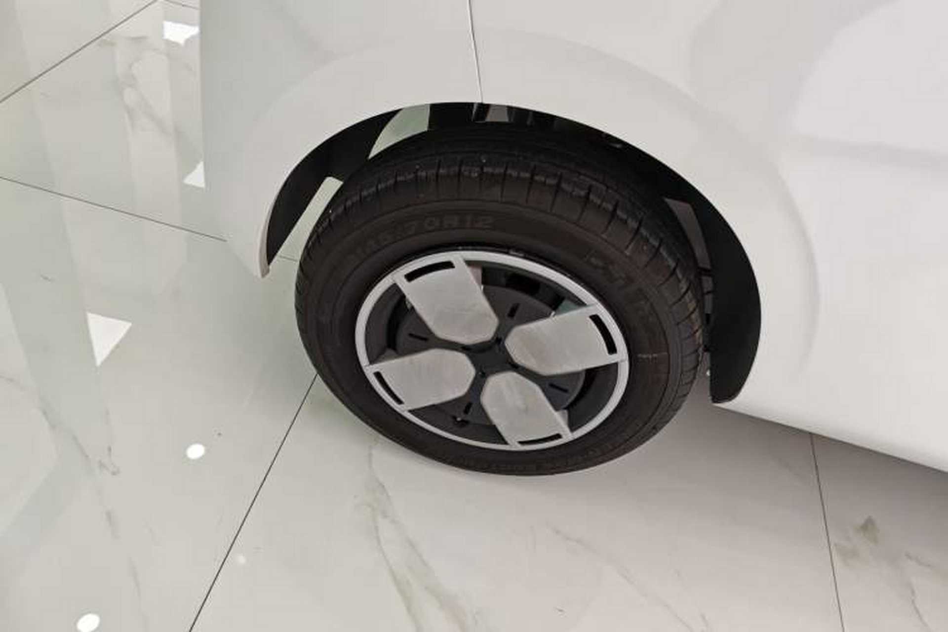 Used Wuling Air ev 2023 - Four Seats - Advanced Edition Right Rear Wheel Hub