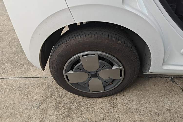 Used Wuling Air ev 2023 – Two-Seater - Standard Edition Right Rear Wheel Hub
