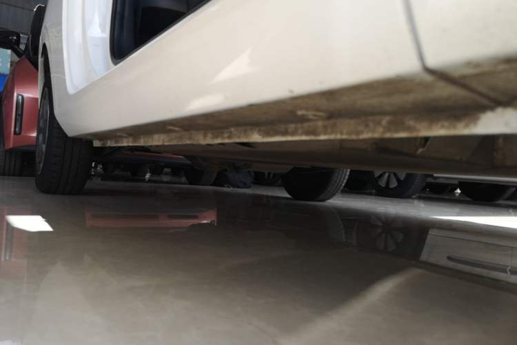 Used Wuling Air ev 2023 - Four Seats - Standard Edition Right Side Sill