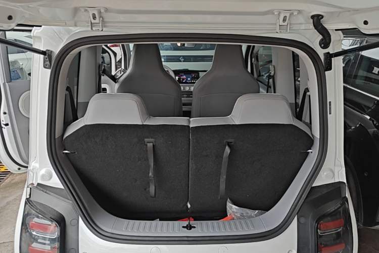 Used Wuling Air ev 2023 - Four Seats - Advanced Edition Trunk