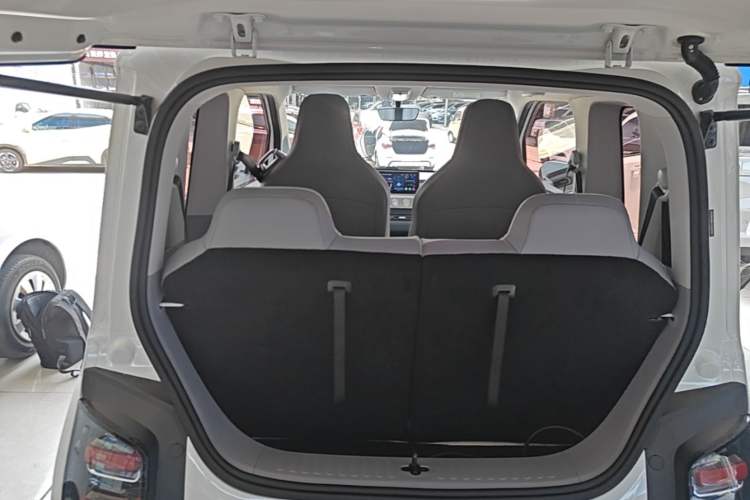 Used Wuling Air ev 2023 - Four Seats - Advanced Edition Trunk
