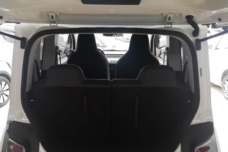 Used Wuling Air ev 2023 - Four Seats - Standard Edition Trunk