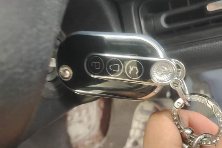 Used Wuling Air ev 2023 - Four Seats - Standard Edition Vehicle Key