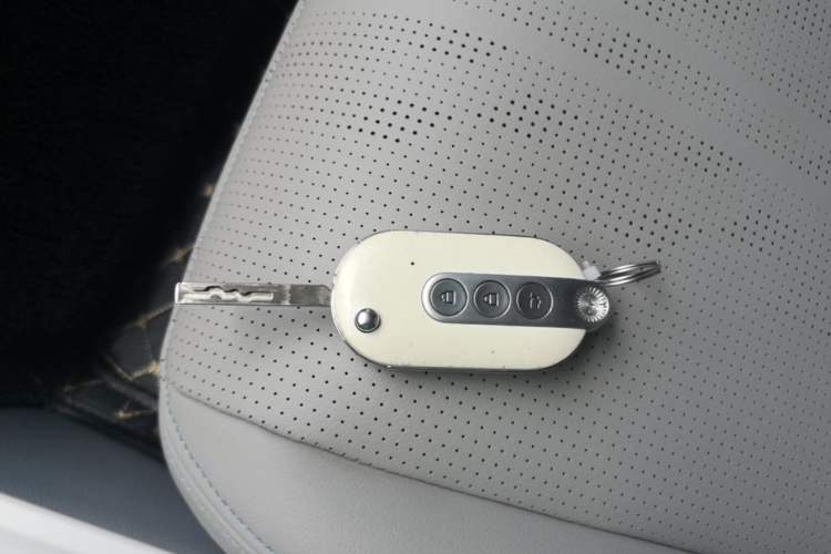 Used Wuling Air ev 2023 - Four Seats - Standard Edition Vehicle Key
