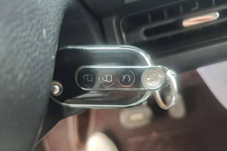 Used Wuling Air ev 2023 - Four Seats - Standard Edition Vehicle Key