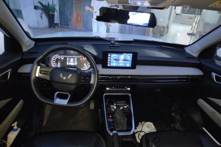 Used Wuling Alvez 2022 1.5L CVT Comfort Edition Center Console