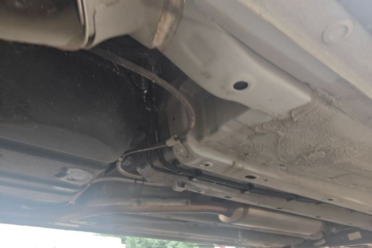 Used Wuling Alvez 2022 1.5L Manual Free-Style Model Chassis Rear Right