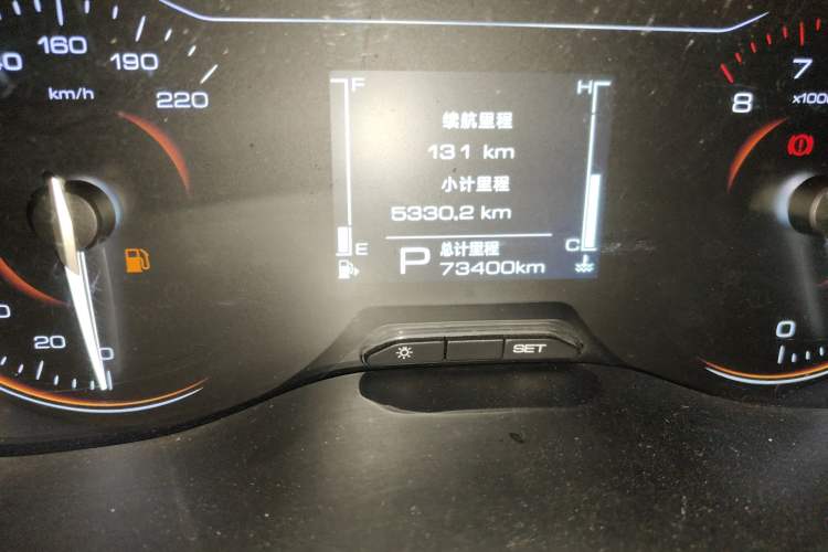 Used Wuling Alvez 2022 1.5L CVT Comfort Edition Odometer Close Up